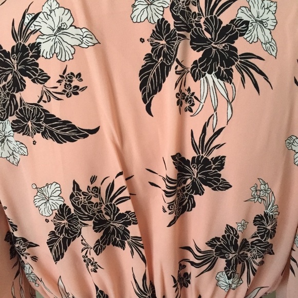 ⭐️5 star rated! 💥HANNAH peach & floral dress - Picture 6 of 7